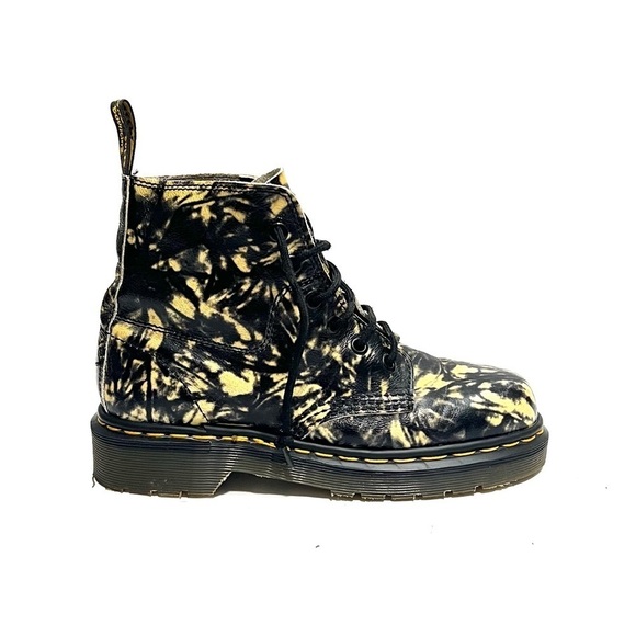 DR. MARTENSVintage 1990s vinyl coated leather combat boots MADE IN ENGLAND